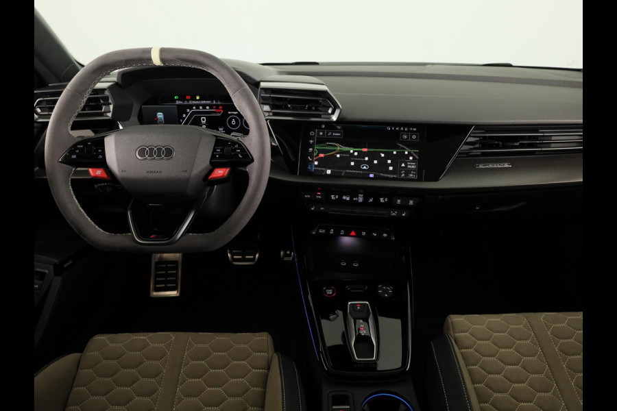 Audi RS3 Sportback Competition Limited 2.5 FSI 295 kW / 400 PK SB | 586 / 750  gelimiteerde oplage | Audi Exclusive Malachite Green | Panoramadak | Sonos | HUD |