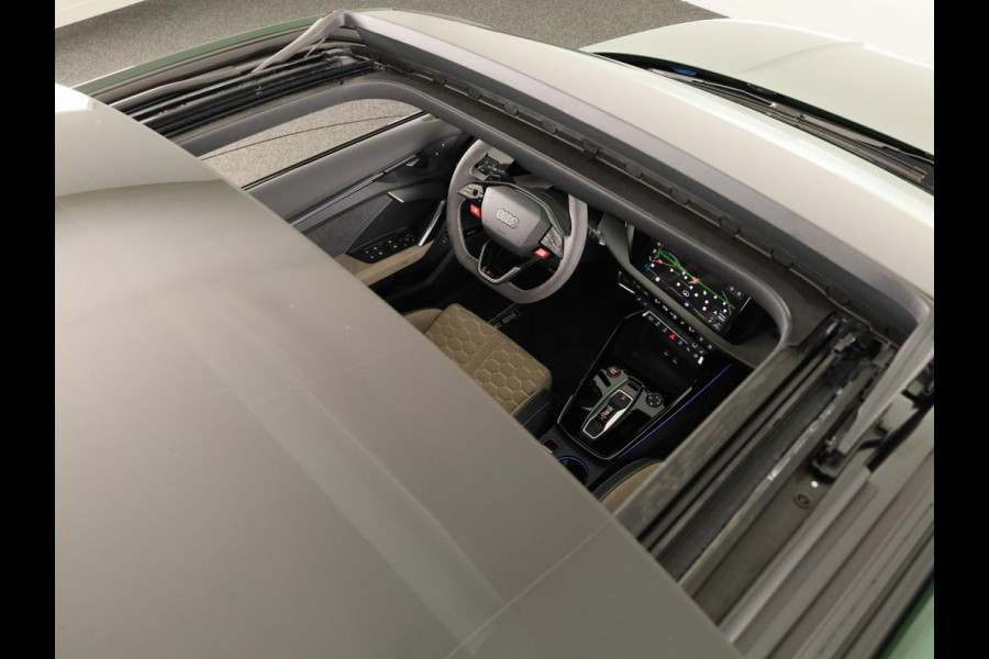 Audi RS3 Sportback Competition Limited 2.5 FSI 295 kW / 400 PK SB | 586 / 750  gelimiteerde oplage | Audi Exclusive Malachite Green | Panoramadak | Sonos | HUD |