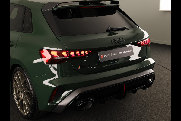 Audi RS3 Sportback Competition Limited 2.5 FSI 295 kW / 400 PK SB | 586 / 750  gelimiteerde oplage | Audi Exclusive Malachite Green | Panoramadak | Sonos | HUD |