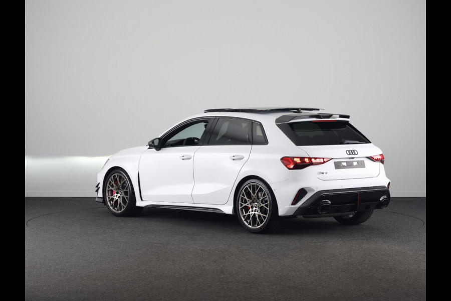 Audi RS3 Sportback Competition Limited 2.5 TFSI 295 kW / 400 PK SB | 599 / 750  gelimiteerde oplage | Audi Exclusive Matte Gletsjerwit | Panoramadak | Sonos | HUD |