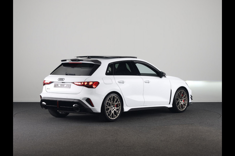 Audi RS3 Sportback Competition Limited 2.5 TFSI 295 kW / 400 PK SB | 599 / 750  gelimiteerde oplage | Audi Exclusive Matte Gletsjerwit | Panoramadak | Sonos | HUD |