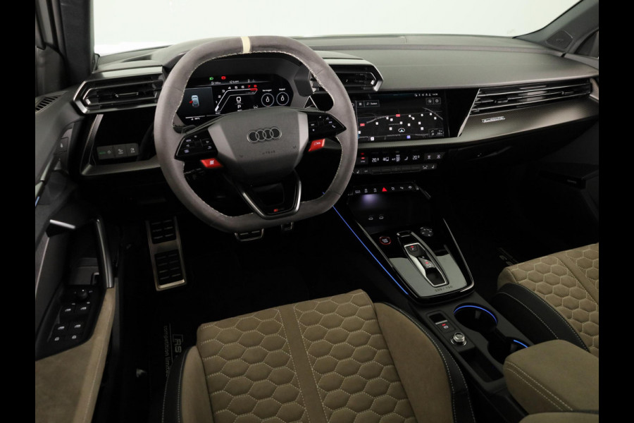 Audi RS3 Sportback Competition Limited 2.5 TFSI 295 kW / 400 PK SB | 599 / 750  gelimiteerde oplage | Audi Exclusive Matte Gletsjerwit | Panoramadak | Sonos | HUD |