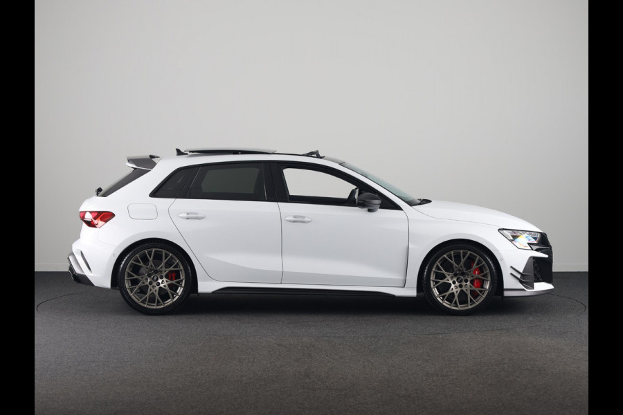 Audi RS3 Sportback Competition Limited 2.5 TFSI 295 kW / 400 PK SB | 599 / 750  gelimiteerde oplage | Audi Exclusive Matte Gletsjerwit | Panoramadak | Sonos | HUD |