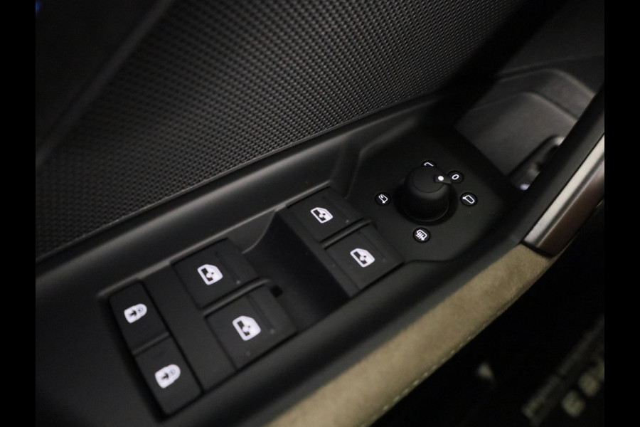 Audi RS3 Sportback Competition Limited 2.5 TFSI 295 kW / 400 PK SB | 599 / 750  gelimiteerde oplage | Audi Exclusive Matte Gletsjerwit | Panoramadak | Sonos | HUD |
