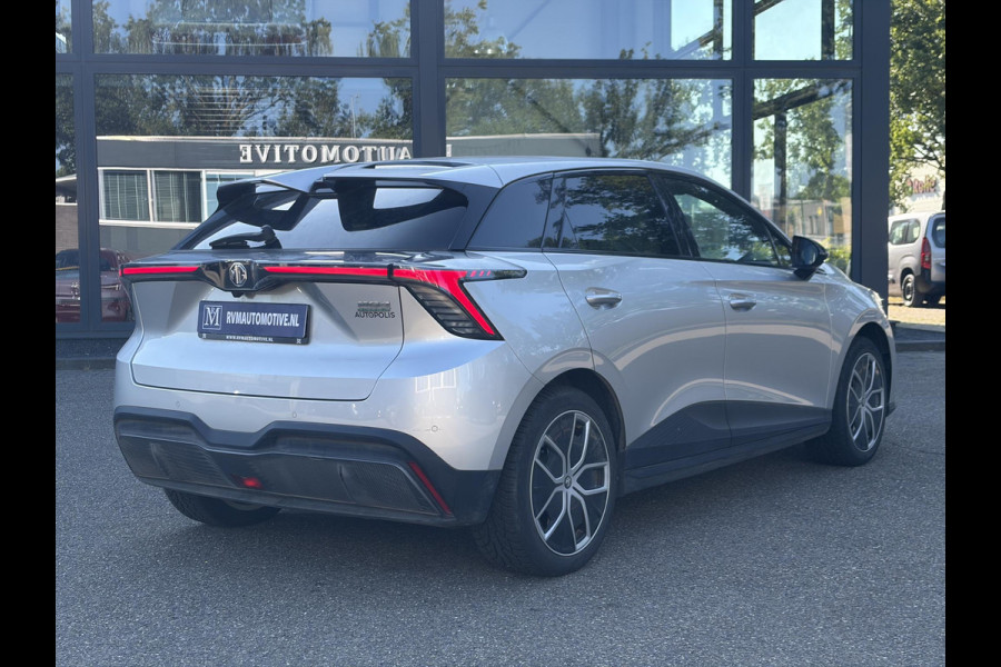 MG Mg4 electric Luxury 64 kWh LONG RANGE | SOH 95% | 15.000KM | 360° CAMERA | STOEL & STUURVERWARMING | 7 JAAR MG GARANTIE T/M 07-2031 | ELEKTRISCHE STOEL | DODEHOEK SENSOR | ADAPTIVE CRUISE CONTROL|