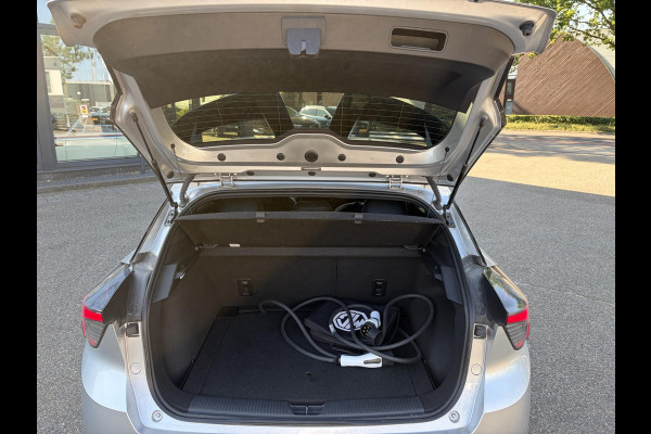 MG Mg4 electric Luxury 64 kWh LONG RANGE | SOH 95% | 15.000KM | 360° CAMERA | STOEL & STUURVERWARMING | 7 JAAR MG GARANTIE T/M 07-2031 | ELEKTRISCHE STOEL | DODEHOEK SENSOR | ADAPTIVE CRUISE CONTROL|