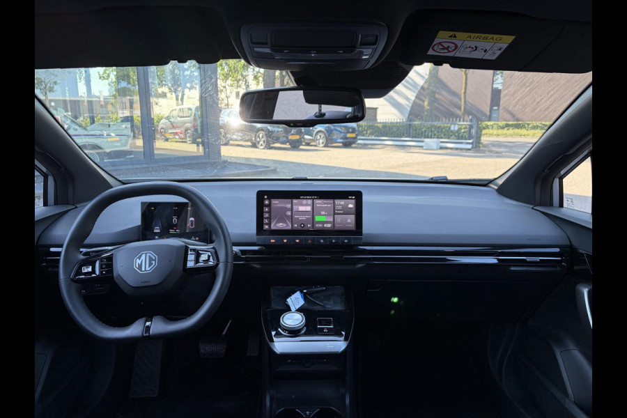 MG Mg4 electric Luxury 64 kWh LONG RANGE | SOH 95% | 15.000KM | 360° CAMERA | STOEL & STUURVERWARMING | 7 JAAR MG GARANTIE T/M 07-2031 | ELEKTRISCHE STOEL | DODEHOEK SENSOR | ADAPTIVE CRUISE CONTROL|