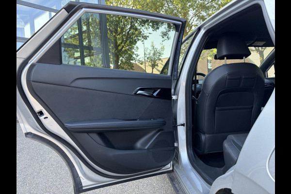 MG Mg4 electric Luxury 64 kWh LONG RANGE | SOH 95% | 15.000KM | 360° CAMERA | STOEL & STUURVERWARMING | 7 JAAR MG GARANTIE T/M 07-2031 | ELEKTRISCHE STOEL | DODEHOEK SENSOR | ADAPTIVE CRUISE CONTROL|