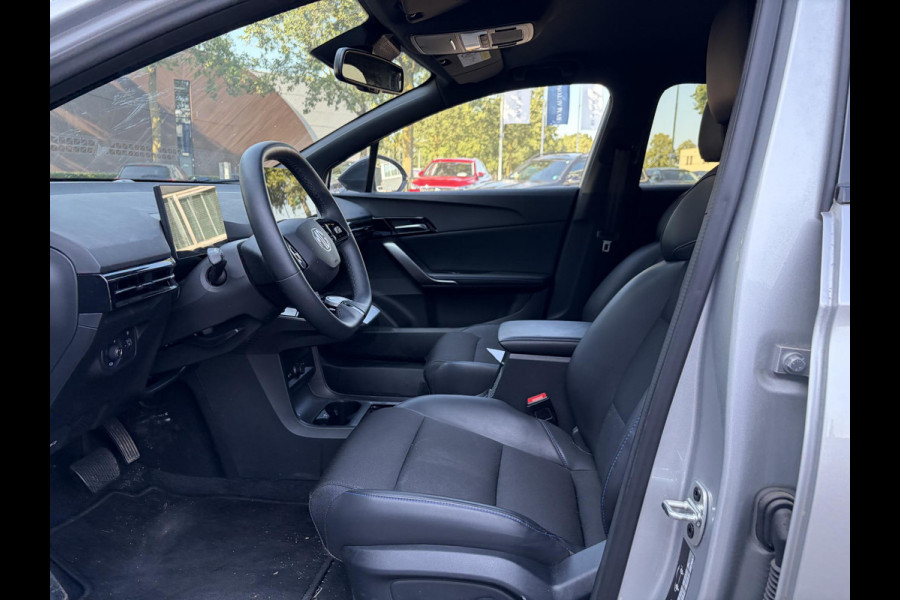 MG Mg4 electric Luxury 64 kWh LONG RANGE | SOH 95% | 15.000KM | 360° CAMERA | STOEL & STUURVERWARMING | 7 JAAR MG GARANTIE T/M 07-2031 | ELEKTRISCHE STOEL | DODEHOEK SENSOR | ADAPTIVE CRUISE CONTROL|