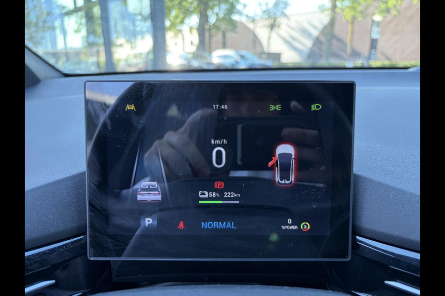 MG Mg4 electric Luxury 64 kWh LONG RANGE | SOH 95% | 15.000KM | 360° CAMERA | STOEL & STUURVERWARMING | 7 JAAR MG GARANTIE T/M 07-2031 | ELEKTRISCHE STOEL | DODEHOEK SENSOR | ADAPTIVE CRUISE CONTROL|