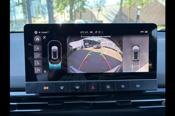 MG Mg4 electric Luxury 64 kWh LONG RANGE | SOH 95% | 15.000KM | 360° CAMERA | STOEL & STUURVERWARMING | 7 JAAR MG GARANTIE T/M 07-2031 | ELEKTRISCHE STOEL | DODEHOEK SENSOR | ADAPTIVE CRUISE CONTROL|