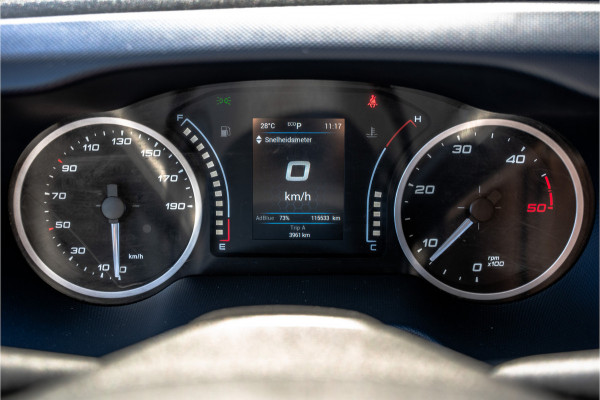 Iveco Daily 35S14V 2.3 L2H2 | Automaat | 1e Eigenaar | Euro 6 | Cruise | Climate | Trekhaak