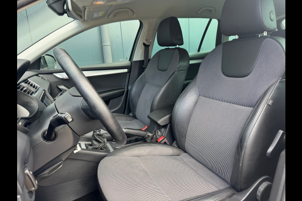 Škoda Octavia Combi 1.0 TSI Business * Parkeersensoren * Navigatie * Stoelverwarming *