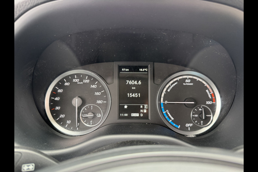 Mercedes-Benz eVito 112 66kWh L2 Elektrisch 96,3% (SOH) 280km WLTP Climate Control Cruise Control Carplay Camera Stoelverwarming Parkeersensoren
