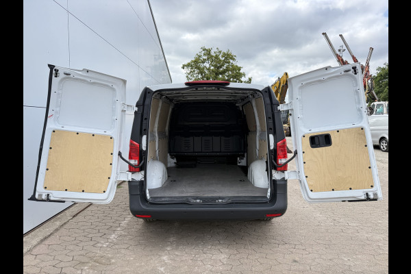 Mercedes-Benz eVito 112 66 kWh 280km WLTP 97% (SOH) Snelladen L2H1 Climate Control Cruise Control Carplay Camera Stoelverwarming