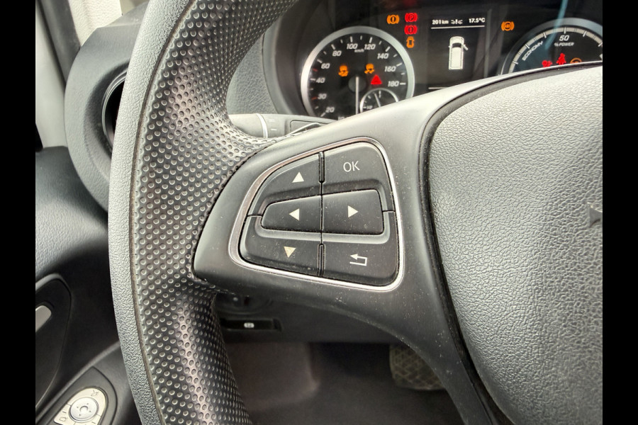 Mercedes-Benz eVito 112 66 kWh 280km WLTP 97% (SOH) Snelladen L2H1 Climate Control Cruise Control Carplay Camera Stoelverwarming