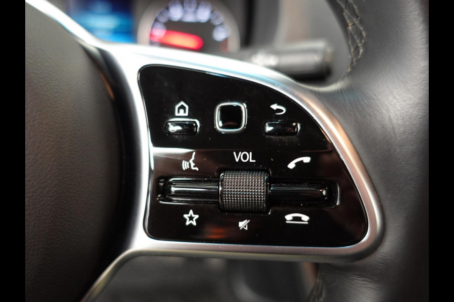 Mercedes-Benz Sprinter 315 CDI Automaat L2H2 PRO Airco MBUX Navigatie Adaptive Cruise Control Leder PDC VA + Camera Trekhaak 3500kg Comfortstoel