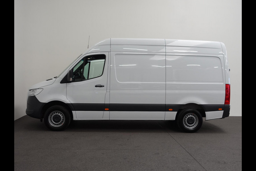 Mercedes-Benz Sprinter 315 CDI Automaat L2H2 PRO Airco MBUX Navigatie Adaptive Cruise Control Leder PDC VA + Camera Trekhaak 3500kg Comfortstoel