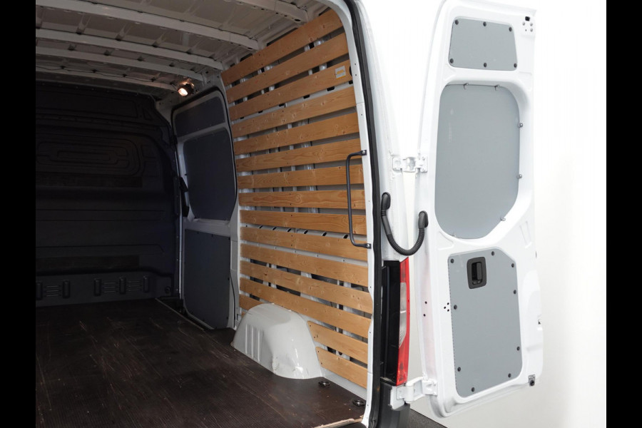 Mercedes-Benz Sprinter 315 CDI Automaat L2H2 PRO Airco MBUX Navigatie Adaptive Cruise Control Leder PDC VA + Camera Trekhaak 3500kg Comfortstoel