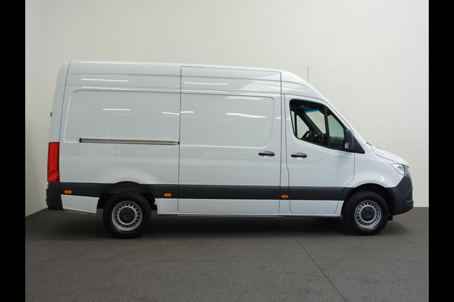 Mercedes-Benz Sprinter 315 CDI Automaat L2H2 PRO Airco MBUX Navigatie Adaptive Cruise Control Leder PDC VA + Camera Trekhaak 3500kg Comfortstoel