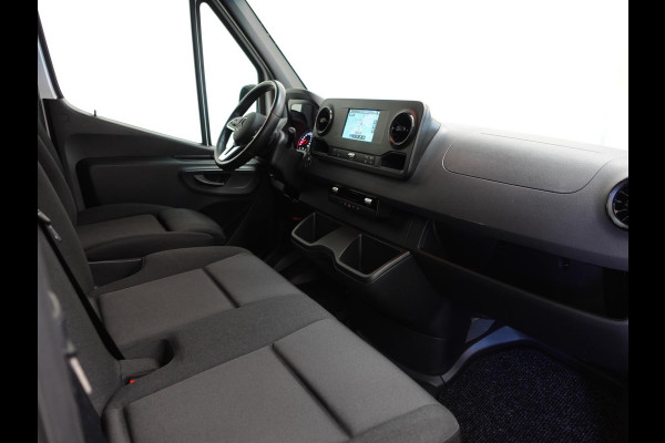 Mercedes-Benz Sprinter 315 CDI Automaat L2H2 PRO Airco MBUX Navigatie Adaptive Cruise Control Leder PDC VA + Camera Trekhaak 3500kg Comfortstoel