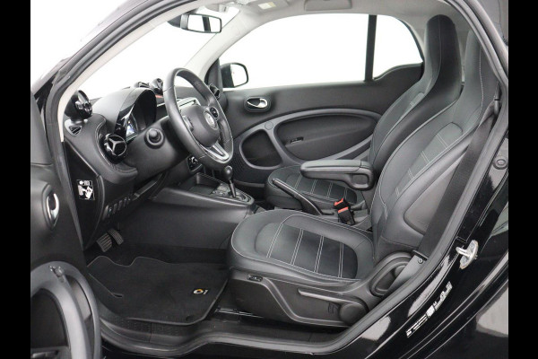 Smart Fortwo EQ Comfort PLUS 18 kWh | SOH 91.8% | Leder | Panoramadak | Stoelverwarming | Camera | Bluetooth | Park assist | Climate control | Full LED | 16'' Lichtmetaal