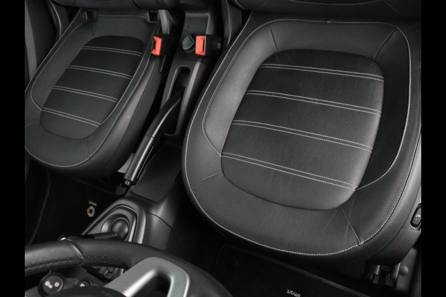 Smart Fortwo EQ Comfort PLUS 18 kWh | SOH 91.8% | Leder | Panoramadak | Stoelverwarming | Camera | Bluetooth | Park assist | Climate control | Full LED | 16'' Lichtmetaal