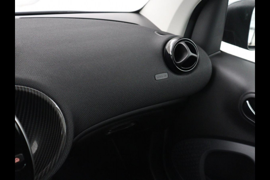 Smart Fortwo EQ Comfort PLUS 18 kWh | SOH 91.8% | Leder | Panoramadak | Stoelverwarming | Camera | Bluetooth | Park assist | Climate control | Full LED | 16'' Lichtmetaal