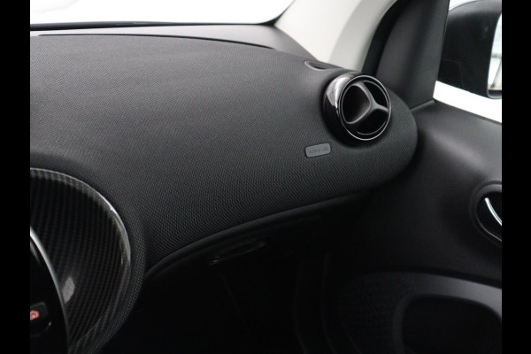 Smart Fortwo EQ Comfort PLUS 18 kWh | SOH 91.8% | Leder | Panoramadak | Stoelverwarming | Camera | Bluetooth | Park assist | Climate control | Full LED | 16'' Lichtmetaal