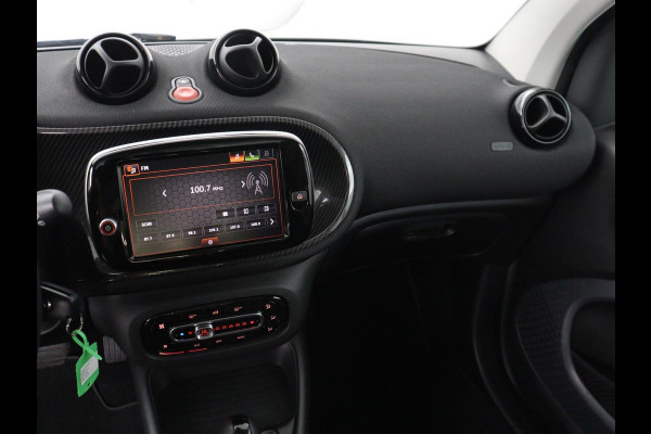 Smart Fortwo EQ Comfort PLUS 18 kWh | SOH 91.8% | Leder | Panoramadak | Stoelverwarming | Camera | Bluetooth | Park assist | Climate control | Full LED | 16'' Lichtmetaal