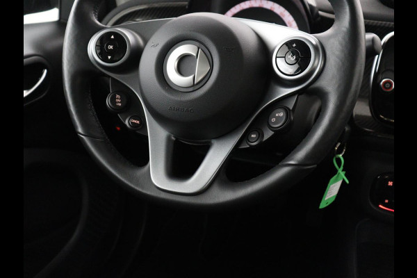 Smart Fortwo EQ Comfort PLUS 18 kWh | SOH 91.8% | Leder | Panoramadak | Stoelverwarming | Camera | Bluetooth | Park assist | Climate control | Full LED | 16'' Lichtmetaal