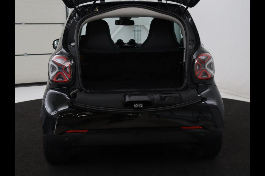 Smart Fortwo EQ Comfort PLUS 18 kWh | SOH 91.8% | Leder | Panoramadak | Stoelverwarming | Camera | Bluetooth | Park assist | Climate control | Full LED | 16'' Lichtmetaal