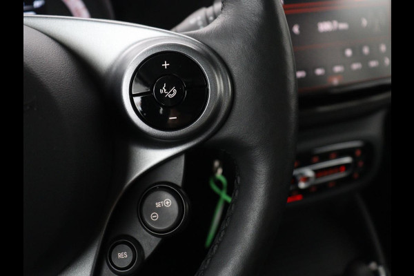 Smart Fortwo EQ Comfort PLUS 18 kWh | SOH 91.8% | Leder | Panoramadak | Stoelverwarming | Camera | Bluetooth | Park assist | Climate control | Full LED | 16'' Lichtmetaal