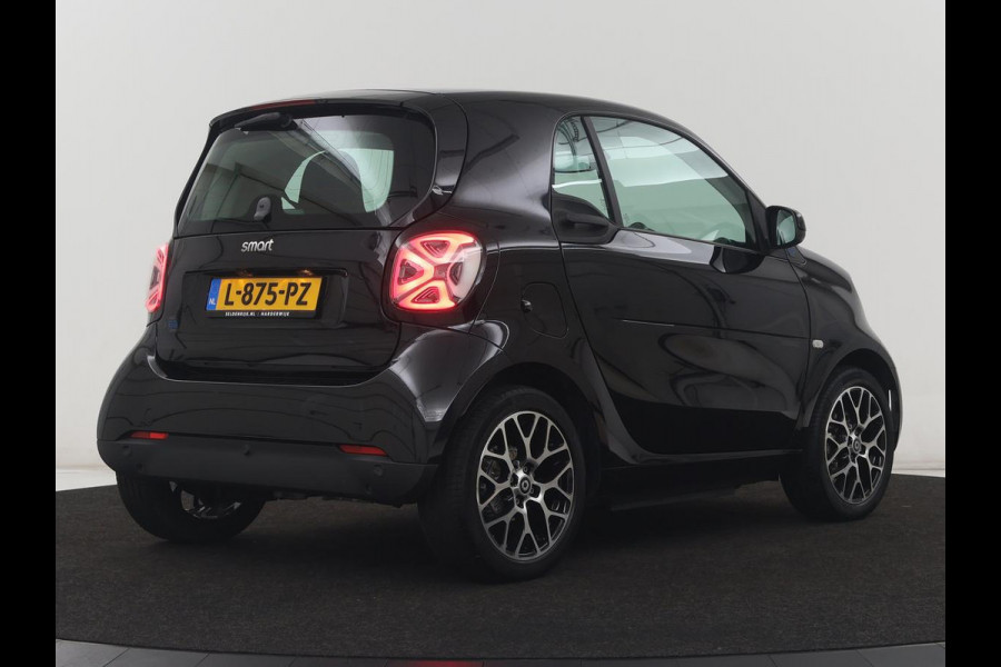 Smart Fortwo EQ Comfort PLUS 18 kWh | SOH 91.8% | Leder | Panoramadak | Stoelverwarming | Camera | Bluetooth | Park assist | Climate control | Full LED | 16'' Lichtmetaal