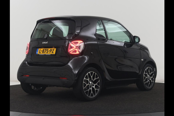 Smart Fortwo EQ Comfort PLUS 18 kWh | SOH 91.8% | Leder | Panoramadak | Stoelverwarming | Camera | Bluetooth | Park assist | Climate control | Full LED | 16'' Lichtmetaal