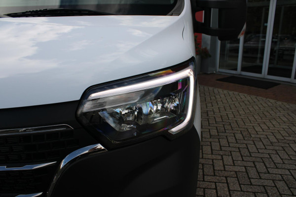 Renault Master T35 2.3 dCi 165PK L3 | OPRIJWAGEN | AUTOTRANSPORTER | 3500KG | LIER | CRUISE CONTROL | AIRCO | ZEEPPOMP EN KRAAN | VERLICHTING BUITENZIJDE | TREKHAAK | NIEUWE AUTO! |