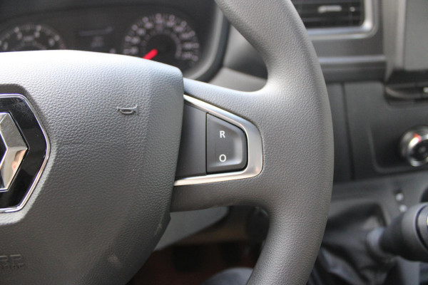 Renault Master T35 2.3 dCi 165PK L3 | OPRIJWAGEN | AUTOTRANSPORTER | 3500KG | LIER | CRUISE CONTROL | AIRCO | ZEEPPOMP EN KRAAN | VERLICHTING BUITENZIJDE | TREKHAAK | NIEUWE AUTO! |