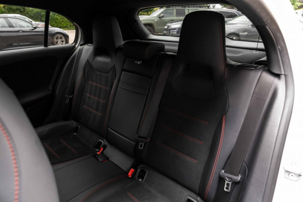 Mercedes-Benz A-Klasse 250 e AMG Line 218 PK 1e Eig Sfeerverlichting Widescreen Keyless Camera 19''