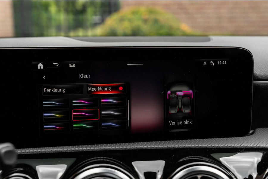 Mercedes-Benz A-Klasse 250 e AMG Line 218 PK 1e Eig Sfeerverlichting Widescreen Keyless Camera 19''