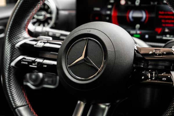 Mercedes-Benz A-Klasse 250 e AMG Line 218 PK 1e Eig Sfeerverlichting Widescreen Keyless Camera 19''