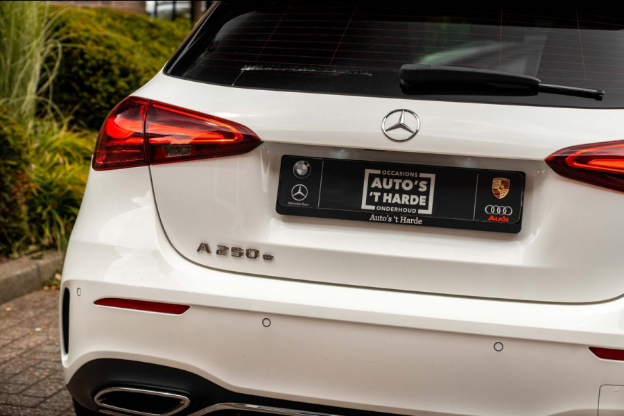 Mercedes-Benz A-Klasse 250 e AMG Line 218 PK 1e Eig Sfeerverlichting Widescreen Keyless Camera 19''