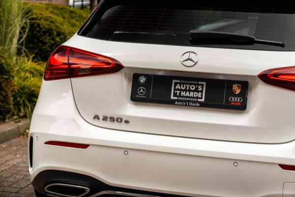 Mercedes-Benz A-Klasse 250 e AMG Line 218 PK 1e Eig Sfeerverlichting Widescreen Keyless Camera 19''