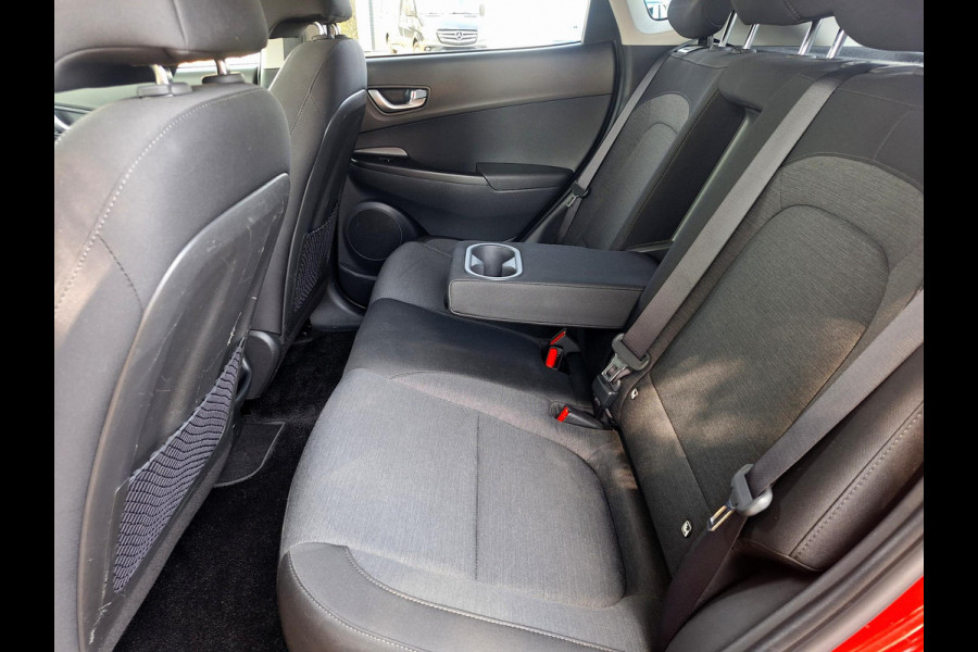 Hyundai Kona EV Comfort Smart 64 kWh | SOH: 96,0% | 3 Fase | Adaptive CC | Navi | Camera | Stoelverwarming | Climate |
