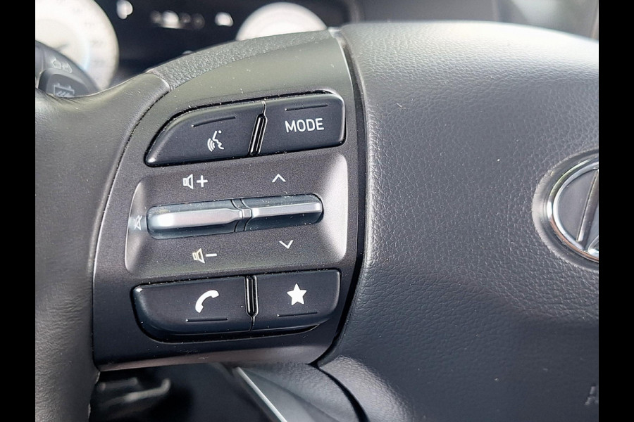 Hyundai Kona EV Comfort Smart 64 kWh | SOH: 96,0% | 3 Fase | Adaptive CC | Navi | Camera | Stoelverwarming | Climate |