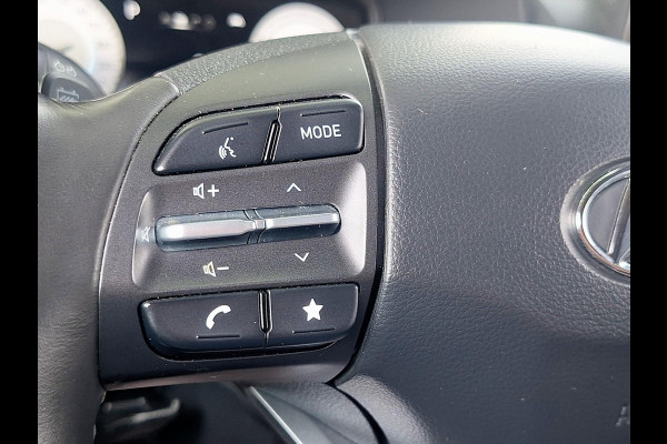 Hyundai Kona EV Comfort Smart 64 kWh | SOH: 96,0% | 3 Fase | Adaptive CC | Navi | Camera | Stoelverwarming | Climate |