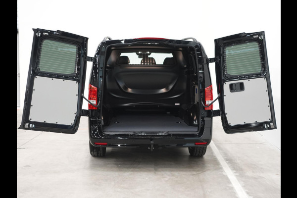 Mercedes-Benz Vito 114 CDI L2 Select Dubbele Cabine Trekhaak Navigatie Apple Carplay/Android Auto Camera Parkeersensoren Cruise Control Climate control Leder Lichtmetalen velgen Getinte ramen