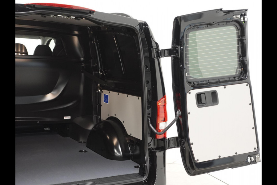 Mercedes-Benz Vito 114 CDI L2 Select Dubbele Cabine Trekhaak Navigatie Apple Carplay/Android Auto Camera Parkeersensoren Cruise Control Climate control Leder Lichtmetalen velgen Getinte ramen