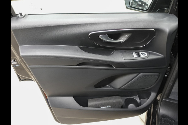 Mercedes-Benz Vito 114 CDI L2 Select Dubbele Cabine Trekhaak Navigatie Apple Carplay/Android Auto Camera Parkeersensoren Cruise Control Climate control Leder Lichtmetalen velgen Getinte ramen