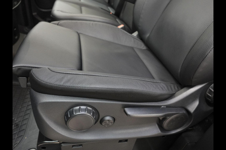 Mercedes-Benz Vito 114 CDI L2 Select Dubbele Cabine Trekhaak Navigatie Apple Carplay/Android Auto Camera Parkeersensoren Cruise Control Climate control Leder Lichtmetalen velgen Getinte ramen