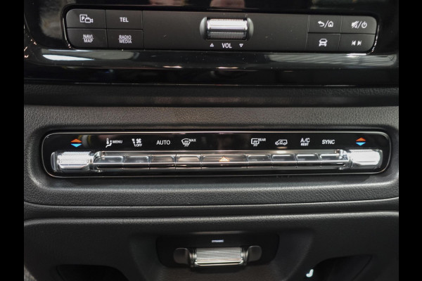 Mercedes-Benz Vito 114 CDI L2 Select Dubbele Cabine Trekhaak Navigatie Apple Carplay/Android Auto Camera Parkeersensoren Cruise Control Climate control Leder Lichtmetalen velgen Getinte ramen